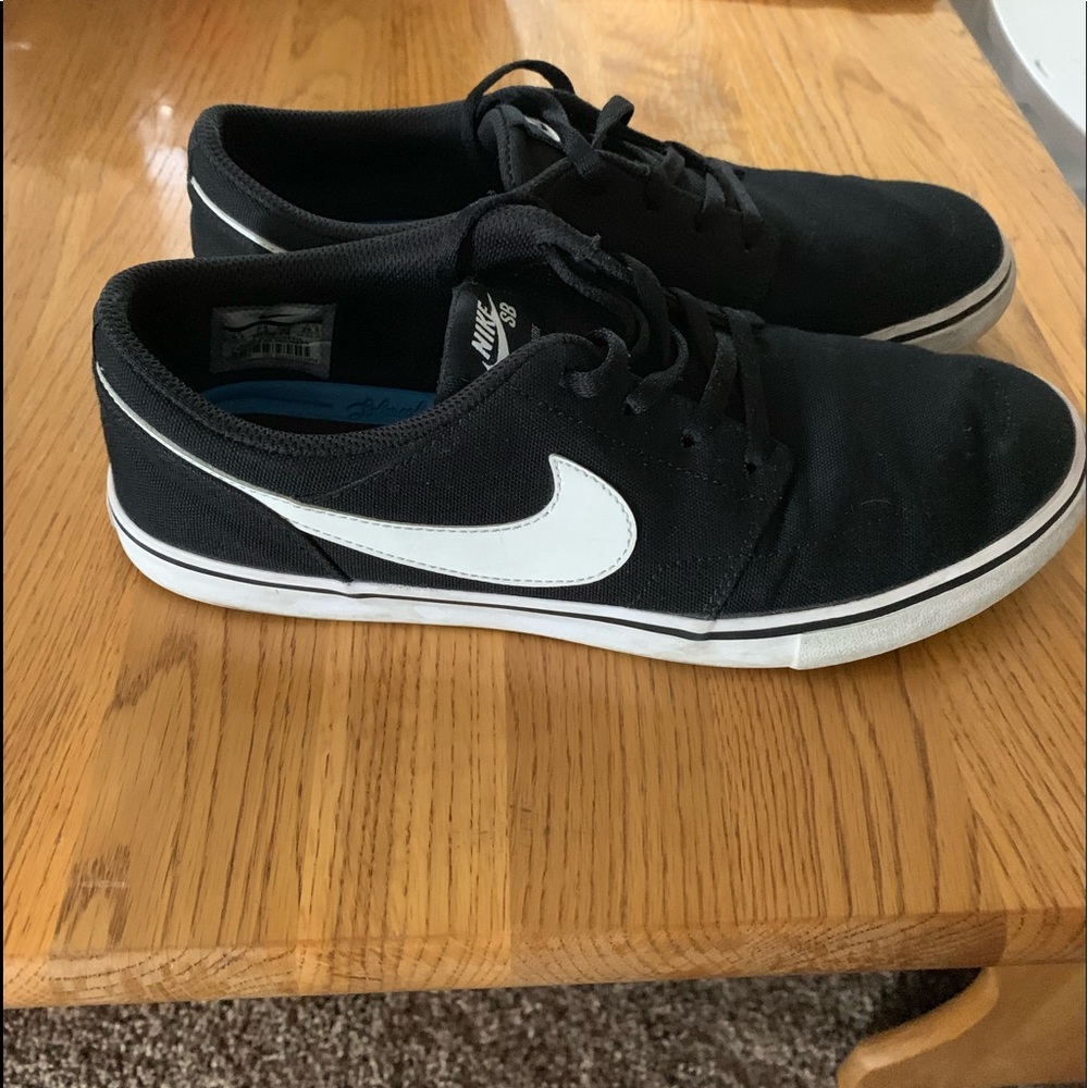 Men’s Nike shoes